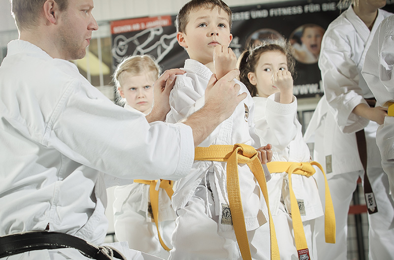 Kontrolle und Verbesserung - Ninja Training 5-8 Jahre - Karateschule Kumadera