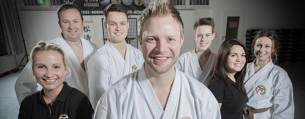 Kinder Karate beim Spezialisten - Das Team der Karateschule Kumadera – Lehrer und Assistenten